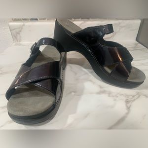 Dansko Size 42 Black Leather Open Toe Sandals